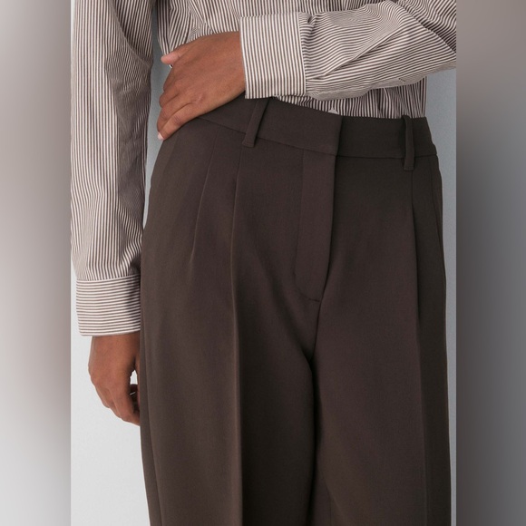 Aritzia Chocolate Brown Women's Trousers - Picture 5 of 8